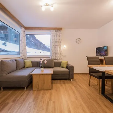 Апартаменты Mountain Living *